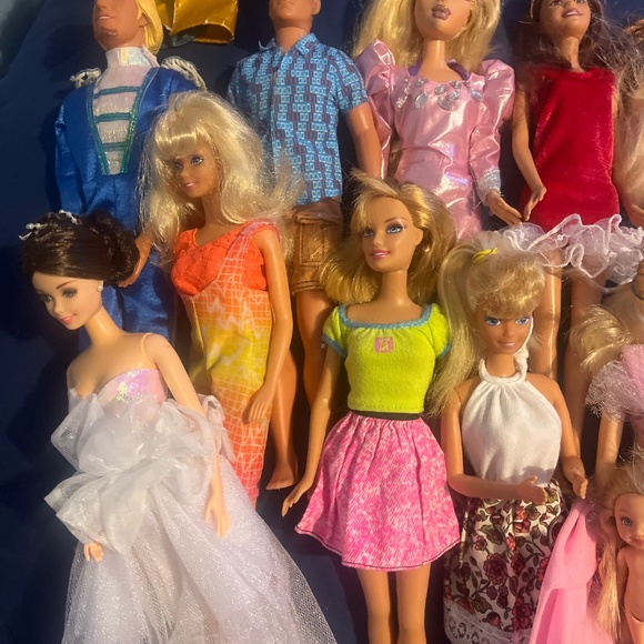 Lot of Fashion dolls, mostly Barbie dolls - Picture 3 of 6